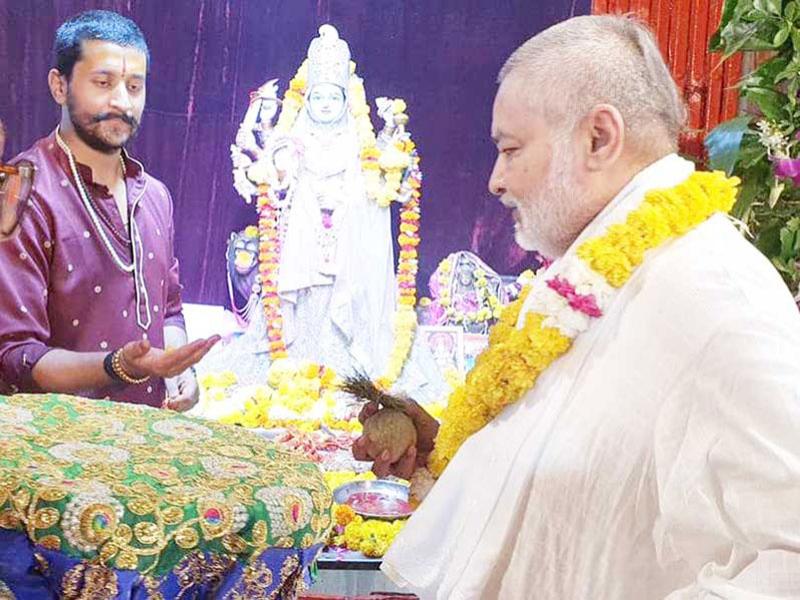 Fortunate to visit famous Shri Khajrana Ganesh Ji at Indore with a group of National Directors of MVM Schools Group and prayed for the well-being of all Maharishi Global Family Members. Had nice darshan and performed Puja. Also had nice darshan of Devi Mata. Jai Ganesh Ji, Jai Devi Mata, Jai Guru Dev, Jai Maharishi