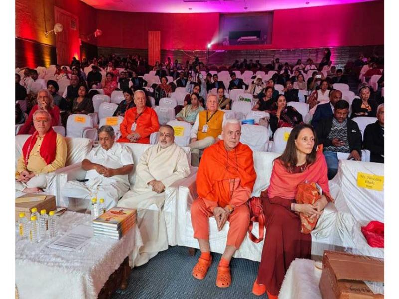 Brahmachari Girish Ji has participated in International United Consciousness Conclave 2023 at Ujjain. Several Indian and International Yoga experts and Spiritual scholars have participated including Famous Guru Nagendra ji, Chancellor of S Vyasa University, Bangalore and Brahmachari Girish Momaya ji from Maharishi University Netherlands. The conclave was organised by convener Shri Vikrant Singh Tomar. 