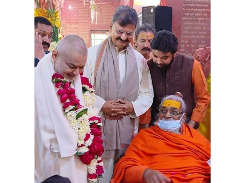 Brahmachari Girish ji, Shri Ved Prakash Sharma ji and Shri Ramdev Dubey have participated in Aaradhna Mahotsav organised at Jyotishpeethadheeshwar Jagatguru Shankaracharya Ashram Alopibag, Prayagraj. Gurudev Shankaracharya Swami Brahmanand Saraswati Jayanti, Swami Shantanand Saraswati Jayanti, Gita Jayanti, Radhamadhav Patotsava is being celebrated in divine presence of Anant Shri Vibhushit Jagadguru Shankaracharya of Jyotirmath Swami Vasudevanand Saraswati ji Maharaj.