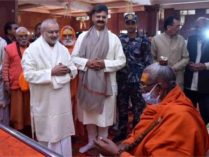 Brahmachari Girish ji, Shri Ved Prakash Sharma ji and Shri Ramdev Dubey have participated in Aaradhna Mahotsav organised at Jyotishpeethadheeshwar Jagatguru Shankaracharya Ashram Alopibag, Prayagraj. Gurudev Shankaracharya Swami Brahmanand Saraswati Jayanti, Swami Shantanand Saraswati Jayanti, Gita Jayanti, Radhamadhav Patotsava is being celebrated in divine presence of Anant Shri Vibhushit Jagadguru Shankaracharya of Jyotirmath Swami Vasudevanand Saraswati ji Maharaj.