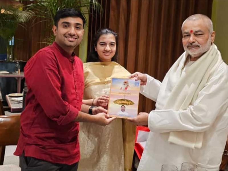 Brahmachari Girish ji met Smt. Rageshri Tare (ex-student of Maharishi Vidya Mandir School) and her husband Shri Mohit Tare and presented them book  Param Pujya Maharishi Mahesh Yogi ji ki Deviya Chhatrachhaya mein Brahmachari Girish. Both of them are very accomplished software engineers and are highly placed in multinational companies.