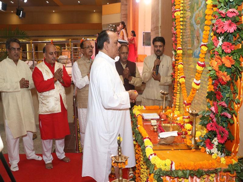 The grandeur of 12th National Cultural Celebration of Maharishi Vidya Mandir Schools Group was concluded on 22nd October 2019 in the premises of Maharishi Vidya Mandir Ratanpur Bhopal in the gracoius presence of Shri D.Subodh Singh; Founder Chairman NRI Group of Institution.