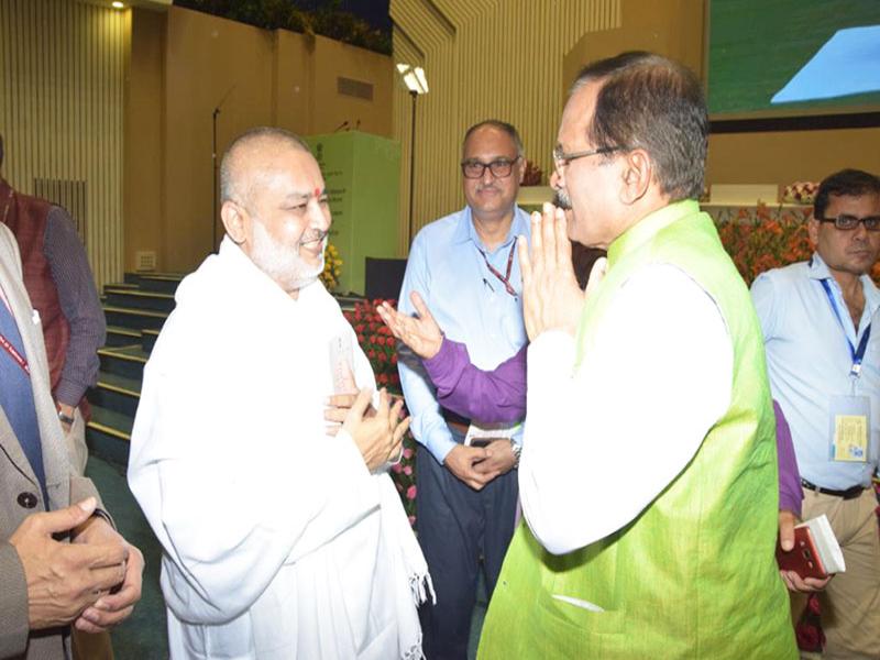 Hon'ble Prime Minister Shri Narendra Modi Ji released Commemorative Postage Stamp on Maharishi Mahesh Yogi (1918-2008) - a pioneer Yogi and Teacher known for original contribution of Yoga and Ayurveda, also remembered most for developing Transcendental Meditation Technique across the globe.
Hon'ble Chairman of Maharishi Vidya Mandir Schools Brahmachari Girish Ji has attended the function of Postal Stamp releasing on 12 Great Saints/ Ayurveda Health Experts by Hon'ble Prime Minister of India Shri Narendra Modi Ji at Vigyan Bhawan Delhi.