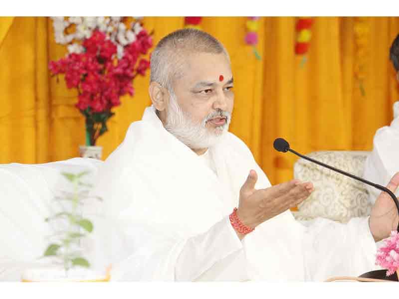 Pujya Brahmachari Girish ji addressed the audience on the occasion of International Mother's Day celebration organsed by Sahasra Sheersha Devi Mandal (unit of Maharishi World Peace Movement) at Maharishi Vedic Sanskritik Kendra Bhopal.