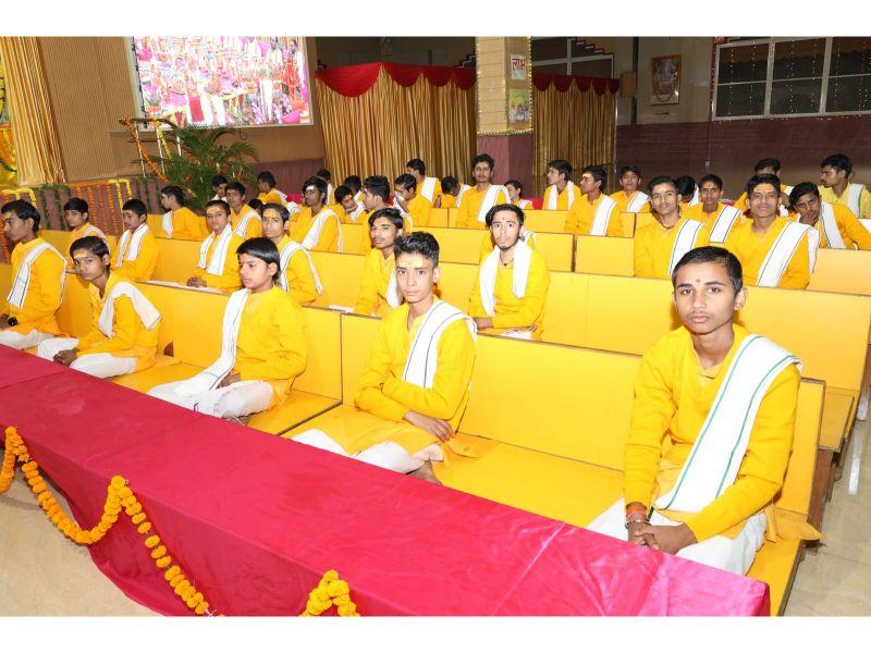 Deepawali was celebrated in all Maharishi Organisations today countrywide.  Puja was performed by Brahmachari Girish Ji with Maharishi Vedic Pundits in auspicious muhurta at Gurudev Brahmanand Saraswati Ashram, Bhopal. Blessings of Shri Mahalakshmi Ji was received for the peace, prosperity, perfect health, invincibility and enlightenment of all members of  world family.