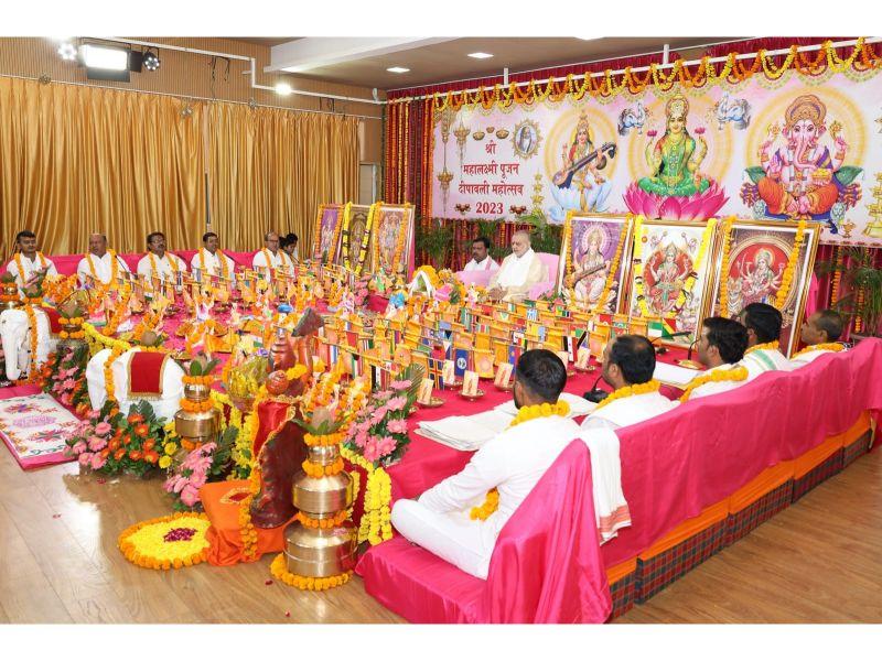 Deepawali was celebrated in all Maharishi Organisations today countrywide.  Puja was performed by Brahmachari Girish Ji with Maharishi Vedic Pundits in auspicious muhurta at Gurudev Brahmanand Saraswati Ashram, Bhopal. Blessings of Shri Mahalakshmi Ji was received for the peace, prosperity, perfect health, invincibility and enlightenment of all members of  world family.