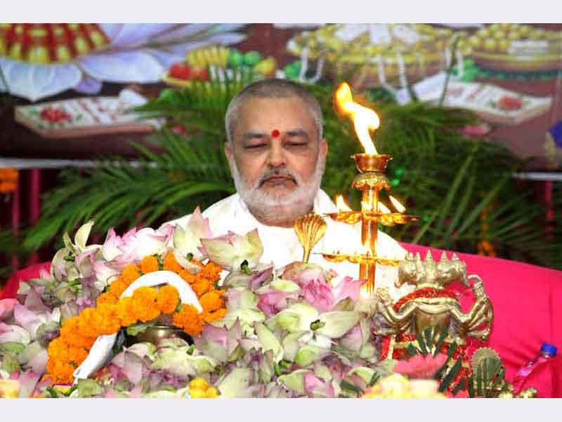 Pujya Brahmachari Girish Ji performed Shri Maha Lakshmi Pujan at Gurudev Brahmanand Saraswati Ashram Bhopal