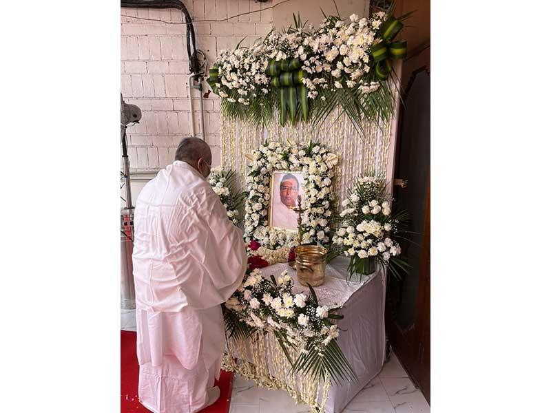 Brahmachari Girish Ji offered Shradhanjali to Shri Anand Ji on behalf of all Maharishi Organisations on the occasion of 