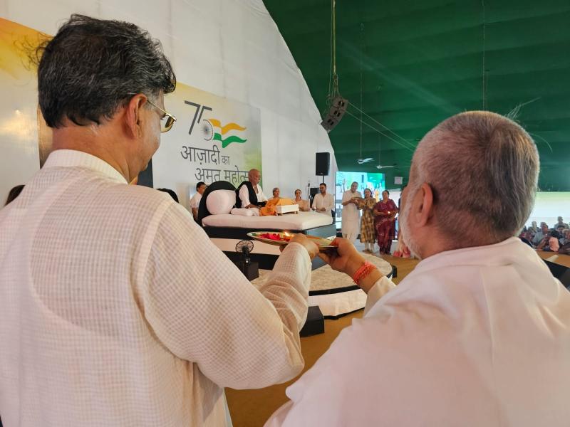 Brahmachari Girish Ji with Shri Ved Prakash Sharma, Shri Shrikant Agasty, Shri Ramdev Dubey got a chance to have darshan of Pujya Sant and world renounced Katha Vachak Shri Murari Bapu Ji and listening live Shriram Katha.  Brahmachari ji presented his new book 