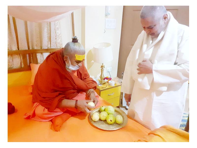 Got blessings of Shankaracharya Maharaj Ji today. Offered him fresh Amrood from our Ashram and all our publications.