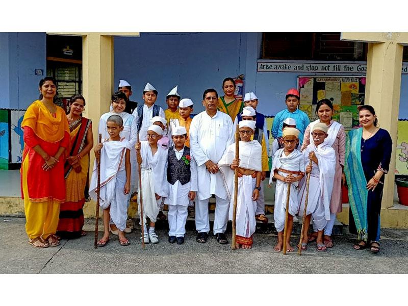 Maharishi Vidya Mandir Fatehpur celebrated Gandhi Jayanti.