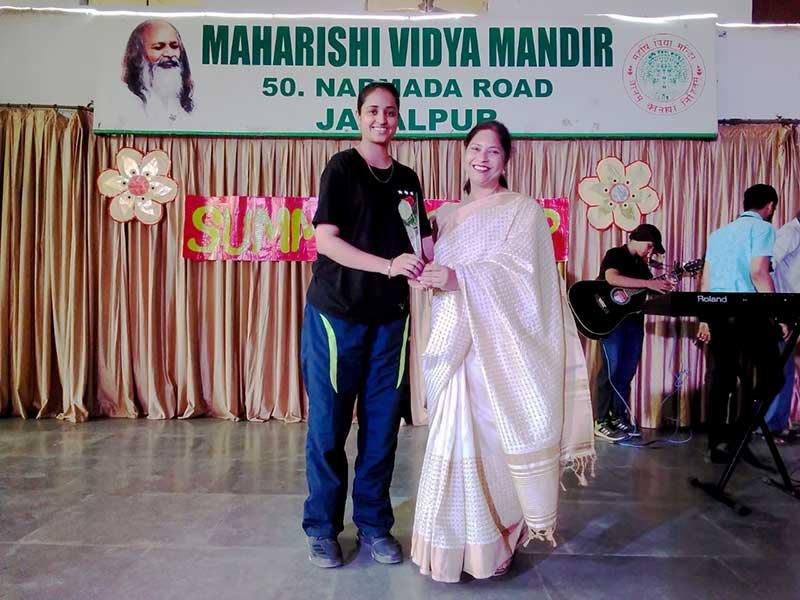 MVM Narmada Road, Jabalpur organises Summer Camp 2022.
Grand Opening Ceremony Summer Camp organised on 28th April 22 at Maharishi Vidya Mandir Narmada Road, Jabalpur. 
Popular ZeeTV  &  Star plus Singing Star Ku Ratnika Shrivastav was the special attraction to the ceremony. 
Skipping show of the young girls representing National games & Demo instrumental performance of guitarist & synthesizer player was spell bounding. 
Coaches of Dance free style & classical, Coding, Drawing-painting,  Skating,  Volleyball, Table-Tennis, Spoken English, T. M. & Yoga were greeted with flowers by the principal of the school Mrs Mamta Bhattacharjee. 
Summer camp will be conducted under the incharge ship of Mrs Varsha Bhor.