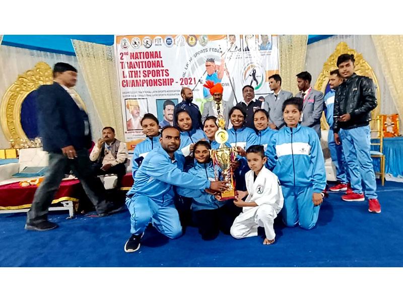 Aarika pandey Class 4th from MVM Shahdol has won Gold in National  tournament held at Gwalior and before that she won the same in Ujjain @state level.
She won the same in: 1. (दो लाठी प्रदर्शन ) Gold medal, And  2. लाठी युद्ध (सिल्वर मेडल)