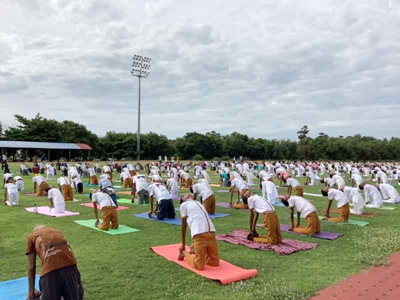 MVM – Tiruvannamalai :  MVM Trivuannamalai celebrated the International Day of  Yoga at Maharishi Vidya Mandir  Tiruvannamalai on 21st June 2022.
Yoga day was celebrated by initiating Surya Namaskar and Yog Asanas followed by pranayam, and Transcendental Meditation.