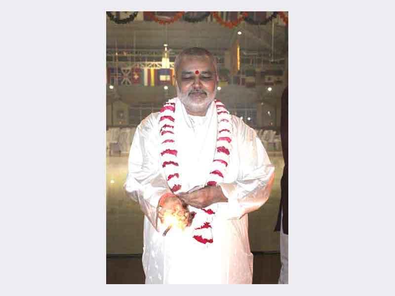 Pujya Brahmachari Girish Ji performed Shri Maha Lakshmi Pujan at Gurudev Brahmanand Saraswati Ashram Bhopal