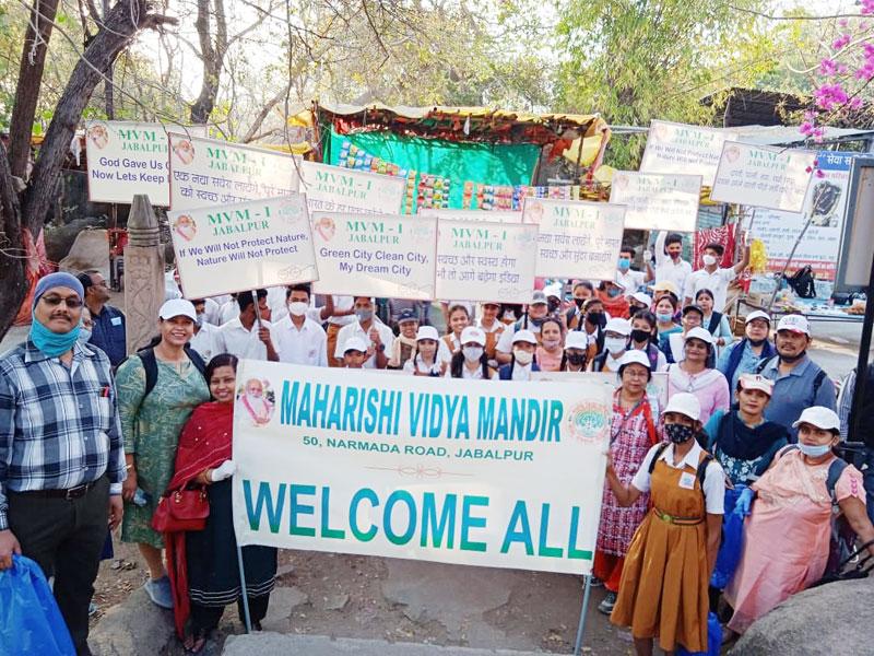 Maharishi Vidya Mandir -1, Narmada Road, Jabalpur organised Swachhta Abhiyaan on 12 March 22 at at 7:00am to 10:00am 
Cleaning of plastic wastes & bottles at Madan Mahal fort along with Public Awareness rally by Students, staff & Principal.