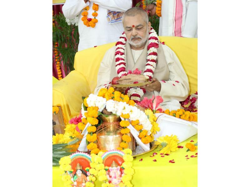 Vasant Panchmi Utsav was arranged with puja of Maha Saraswati at Gurudev Brahmanand Saraswati Ashram Bhopal in divine presence of Brahmachari Girish Ji. All branches of Maharishi Organisation also celebrated Vasant Panchmi.